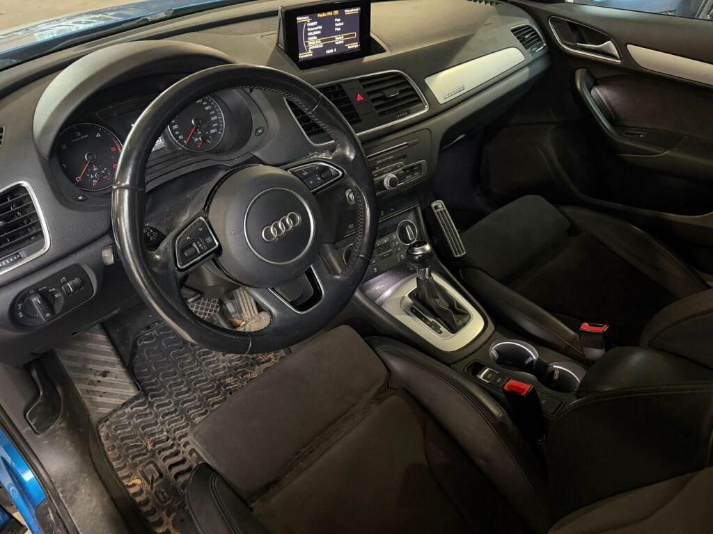 Audi Q3 2016 Sininen