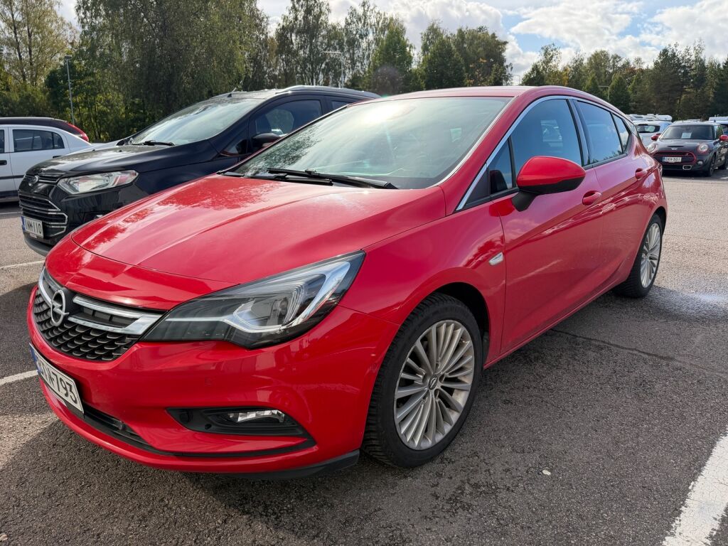 Opel Astra 2015 Punainen