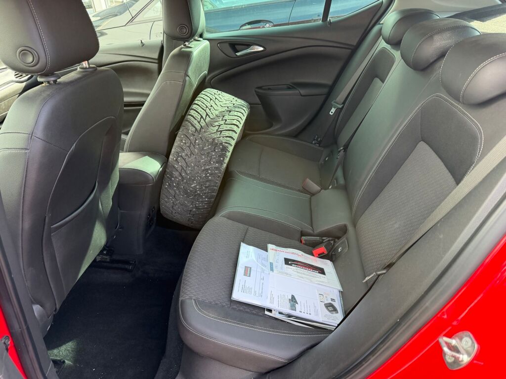 Opel Astra 2015 Punainen