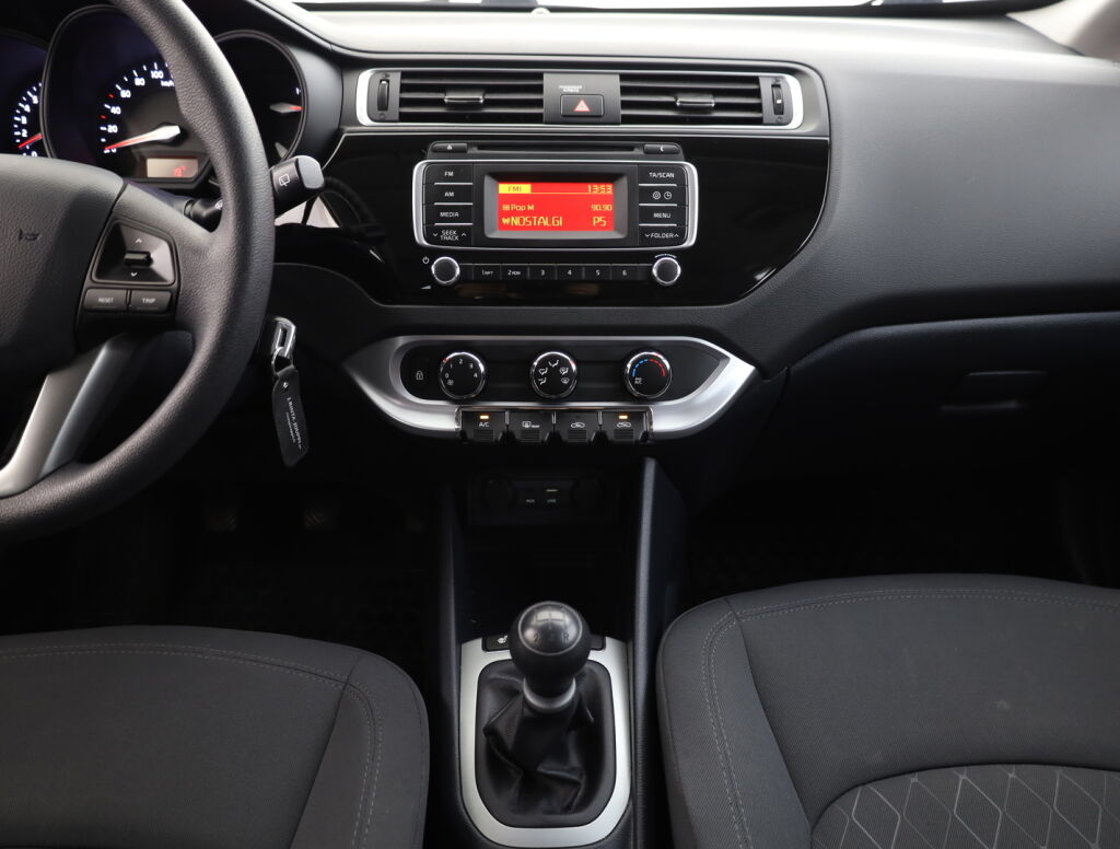 Kia Rio 2016 Sininen