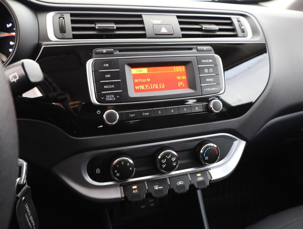 Kia Rio 2016 Sininen