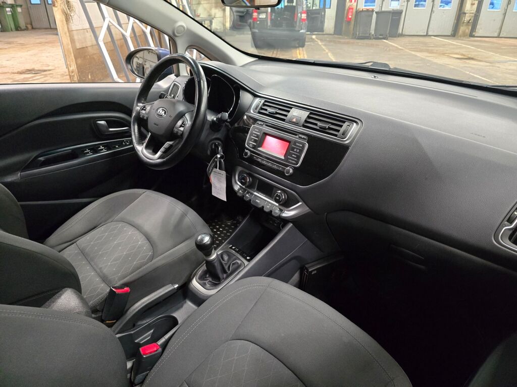 Kia Rio 2016 Sininen