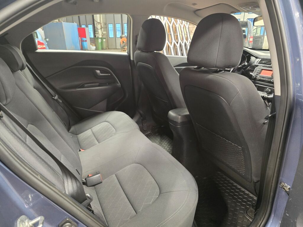 Kia Rio 2016 Sininen