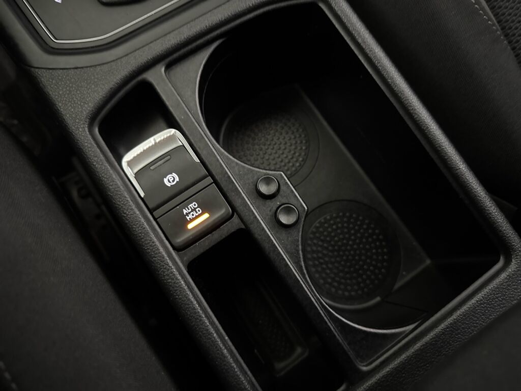 Volkswagen Touran 2016 Valkoinen