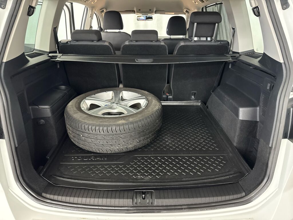 Volkswagen Touran 2016 Valkoinen