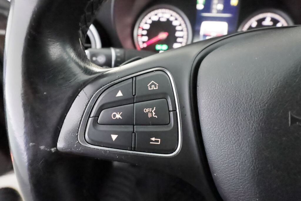 Mercedes-Benz C 2016 Ruskea (beige)