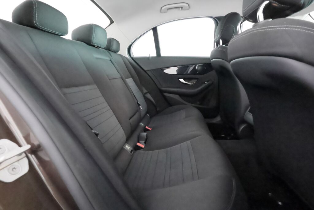 Mercedes-Benz C 2016 Ruskea (beige)