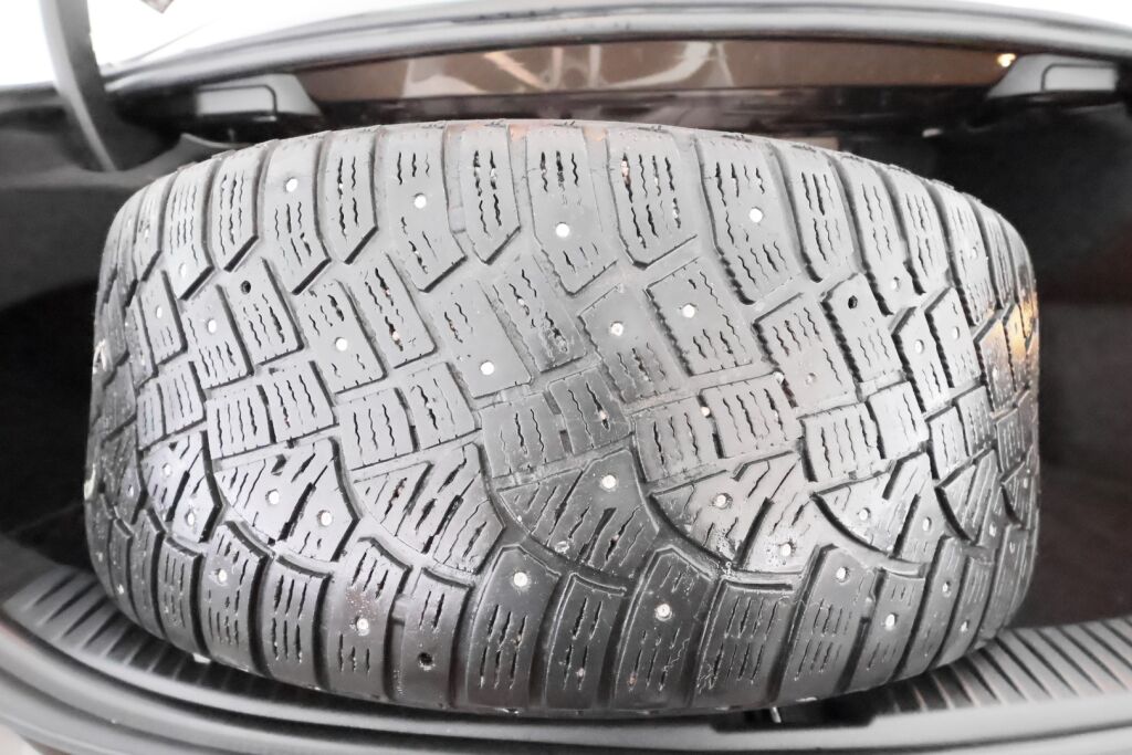 Mercedes-Benz C 2016 Ruskea (beige)