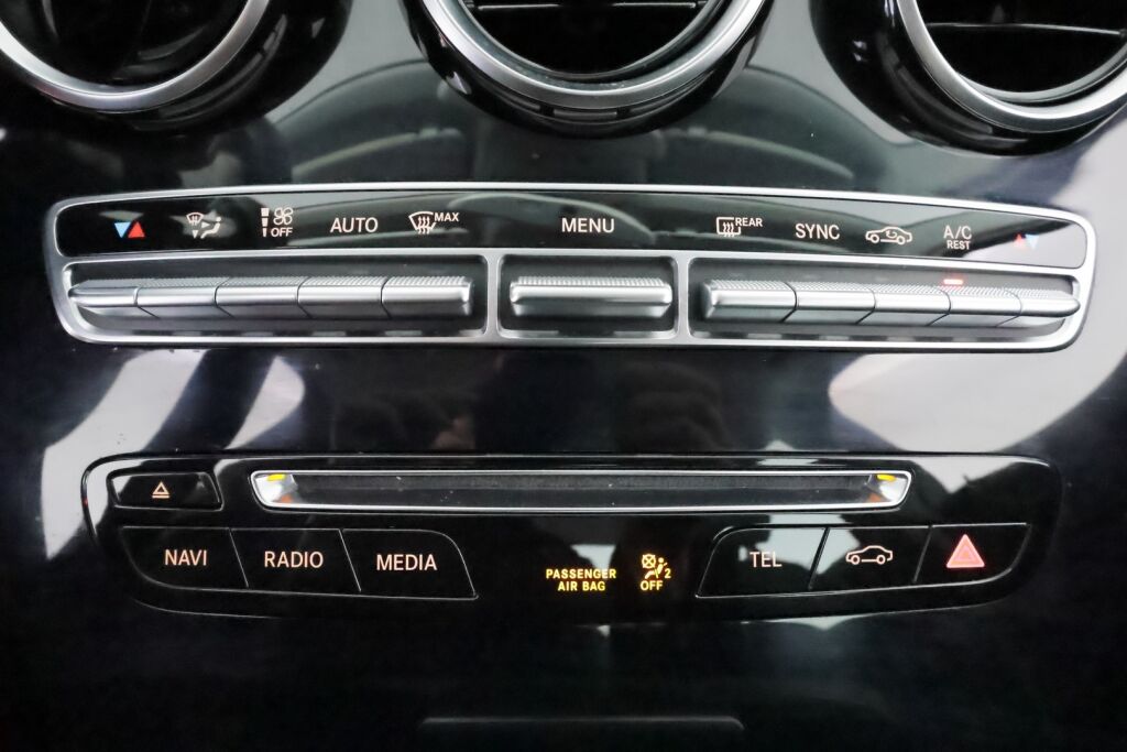 Mercedes-Benz C 2016 Ruskea (beige)