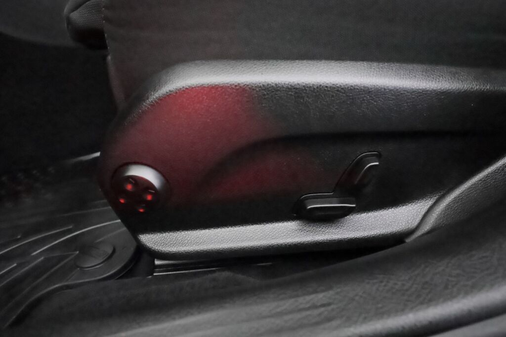 Mercedes-Benz C 2016 Ruskea (beige)