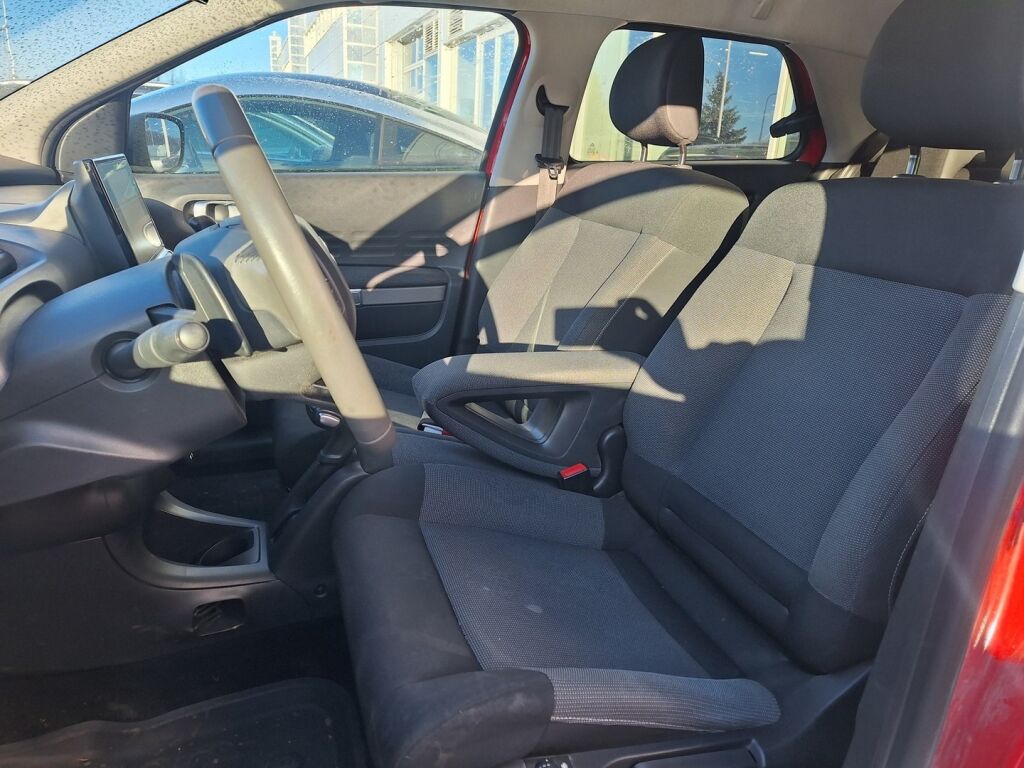 Citroen C4 Cactus 2016 Punainen