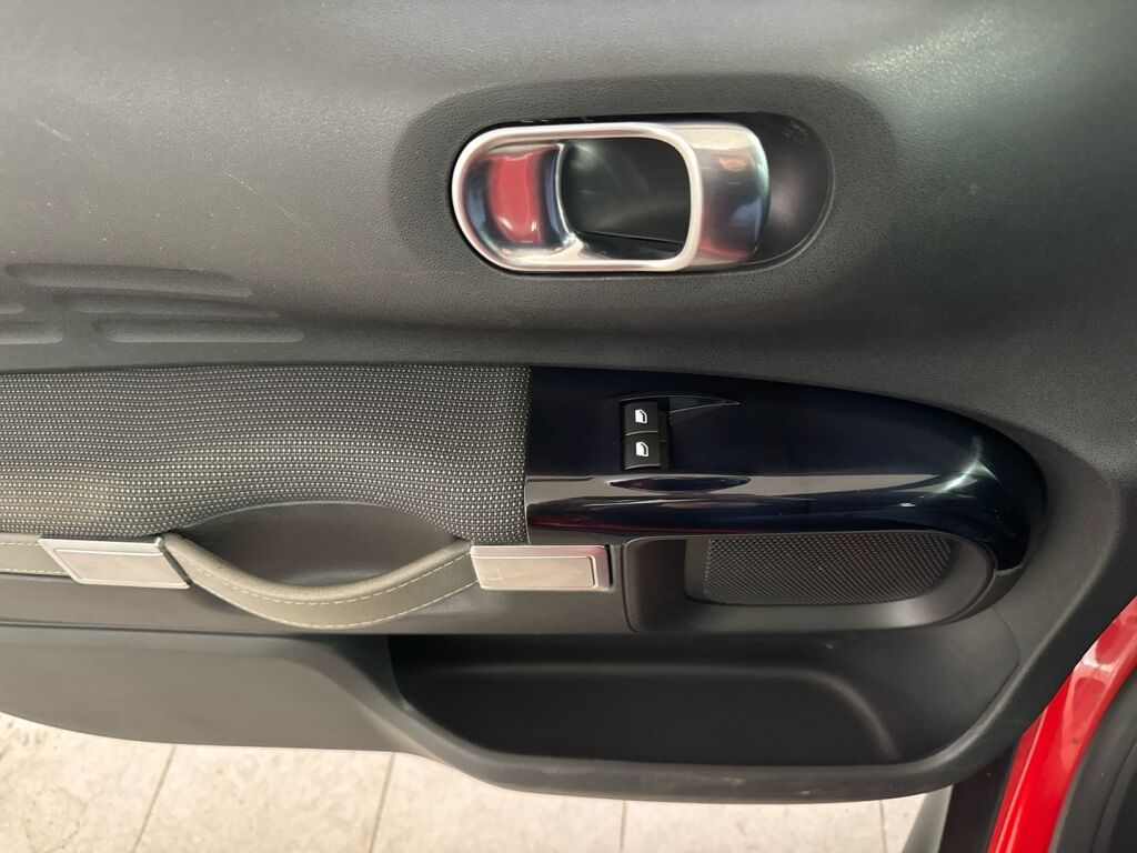 Citroen C4 Cactus 2016 Punainen