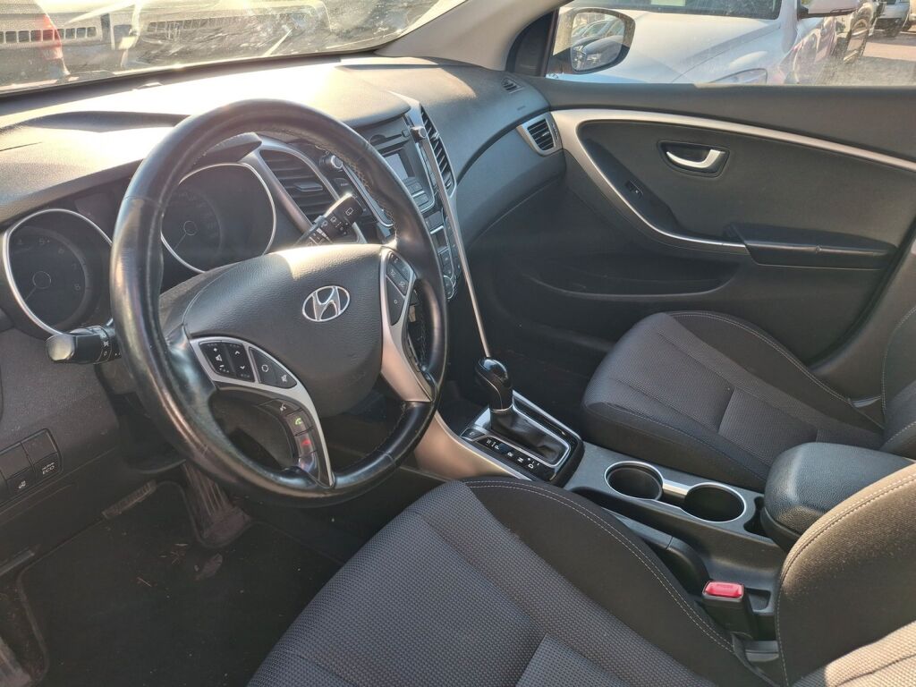 Hyundai i30 Wagon 2016 Punainen