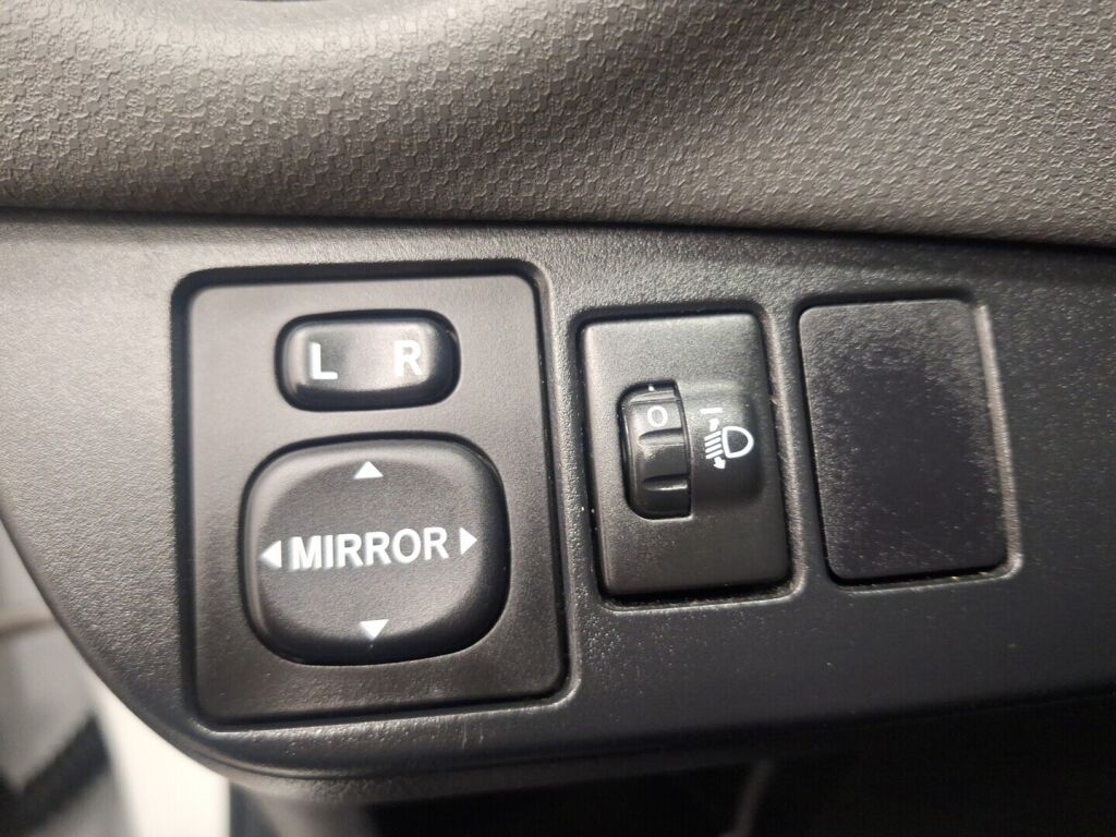 Toyota Yaris 2015 Valkoinen