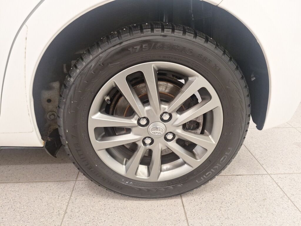 Toyota Yaris 2015 Valkoinen