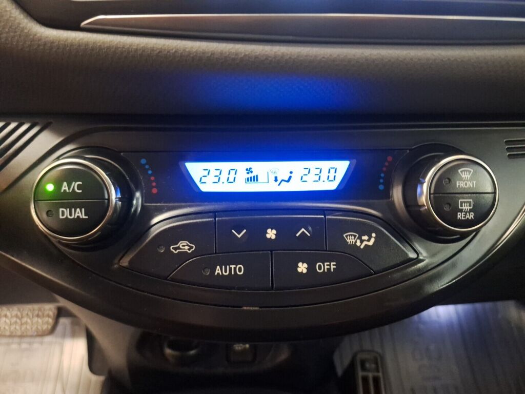 Toyota Yaris 2015 Valkoinen