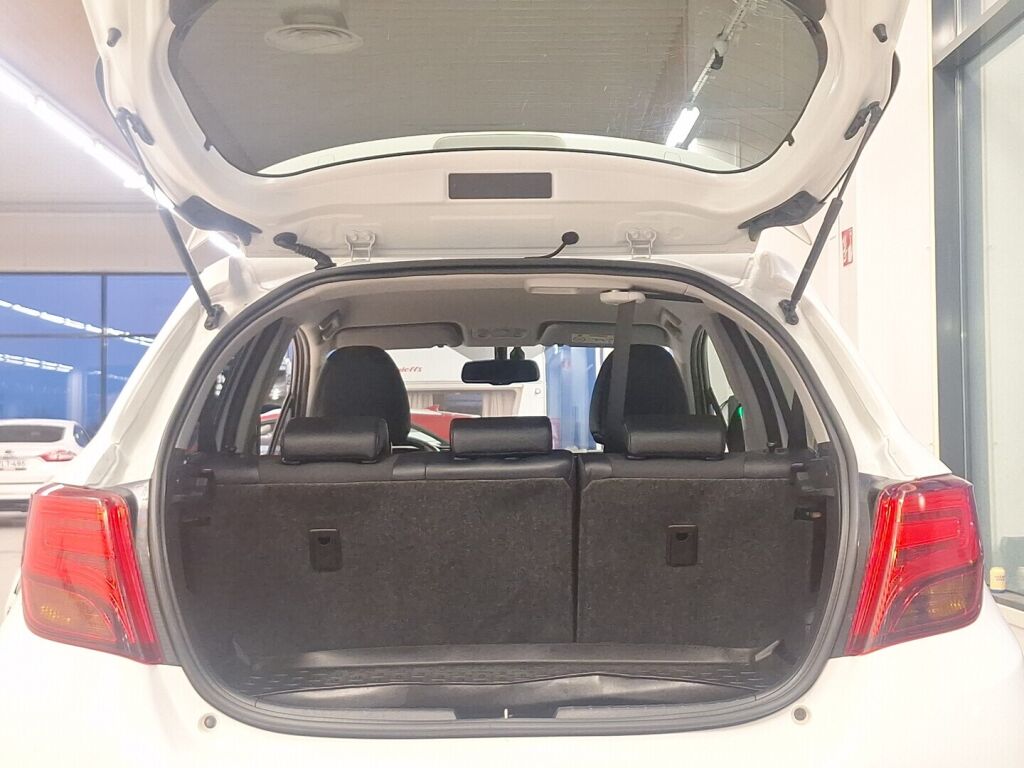 Toyota Yaris 2015 Valkoinen