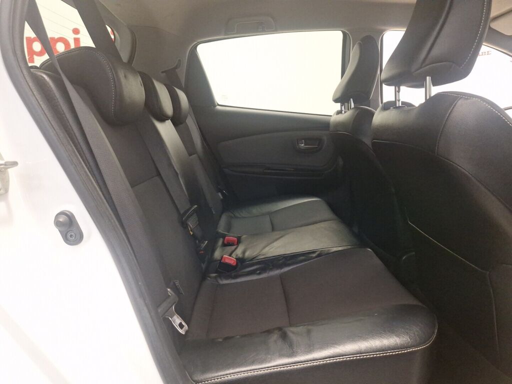 Toyota Yaris 2015 Valkoinen