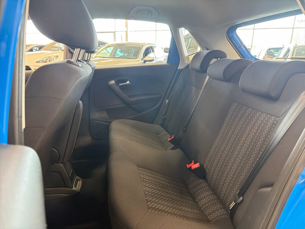 Volkswagen Polo 2016 Sininen