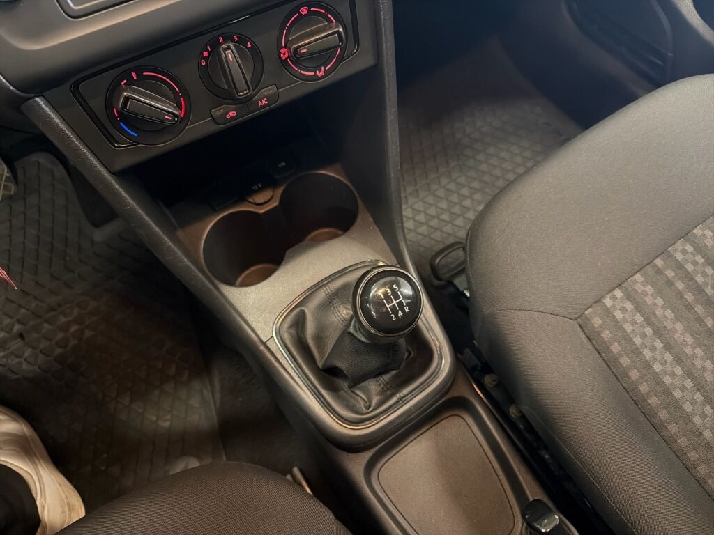 Volkswagen Polo 2016 Sininen