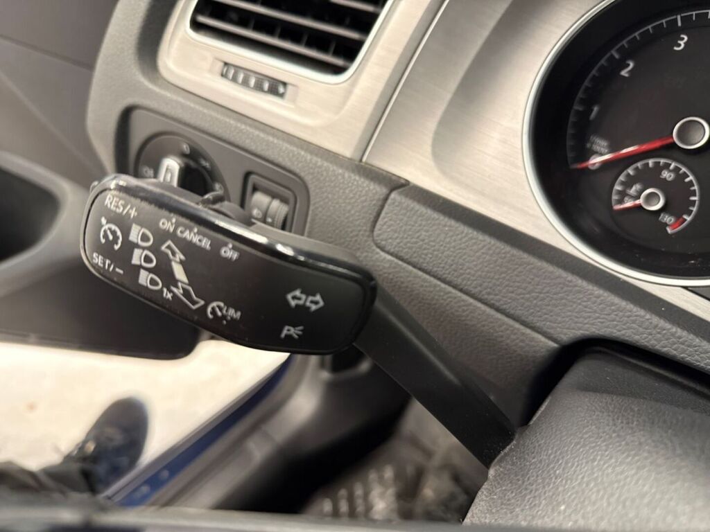 Volkswagen Golf 2015 Sininen