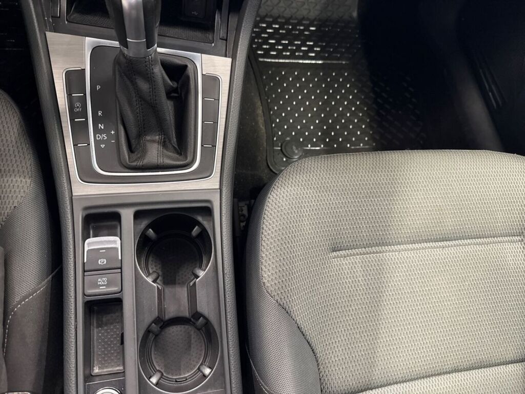 Volkswagen Golf 2015 Sininen