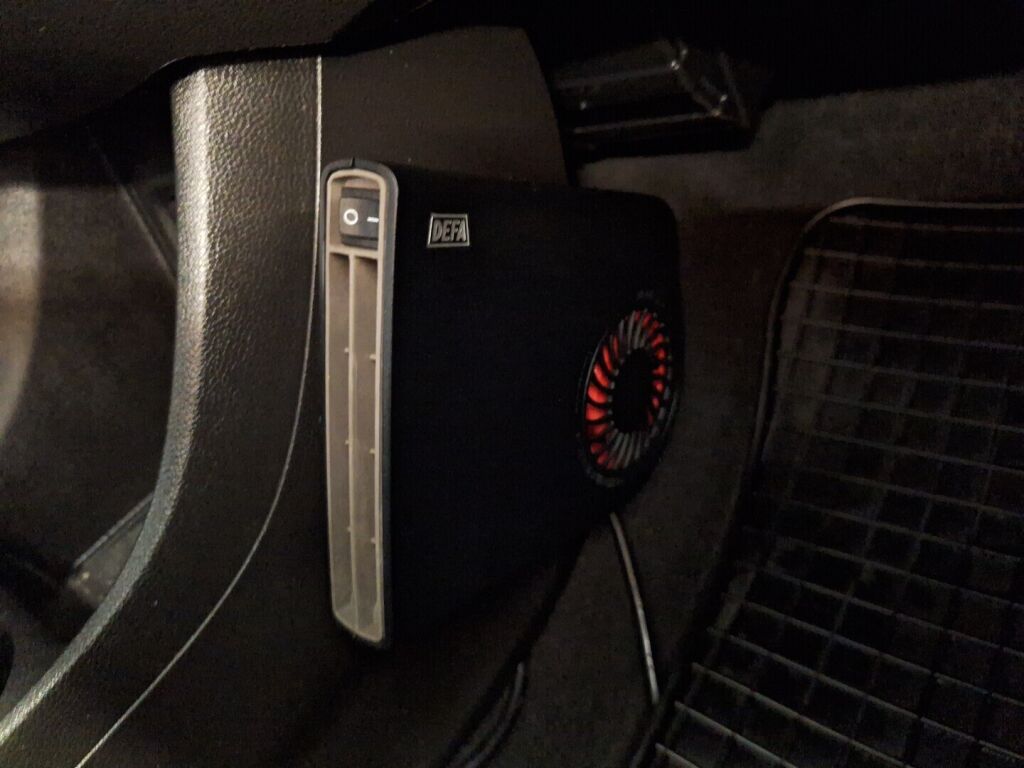 Opel Karl 2016 Musta