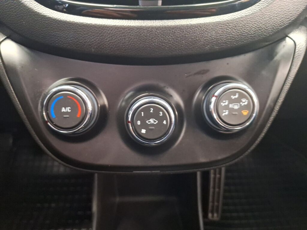 Opel Karl 2016 Musta