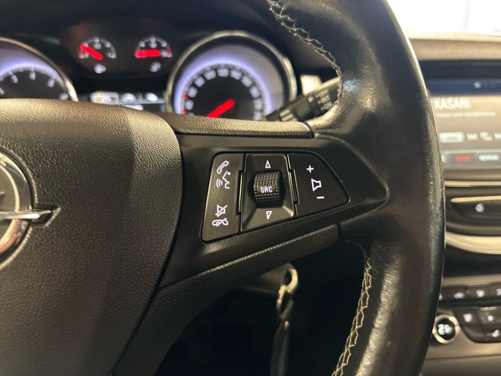 Opel Astra 2016 Musta