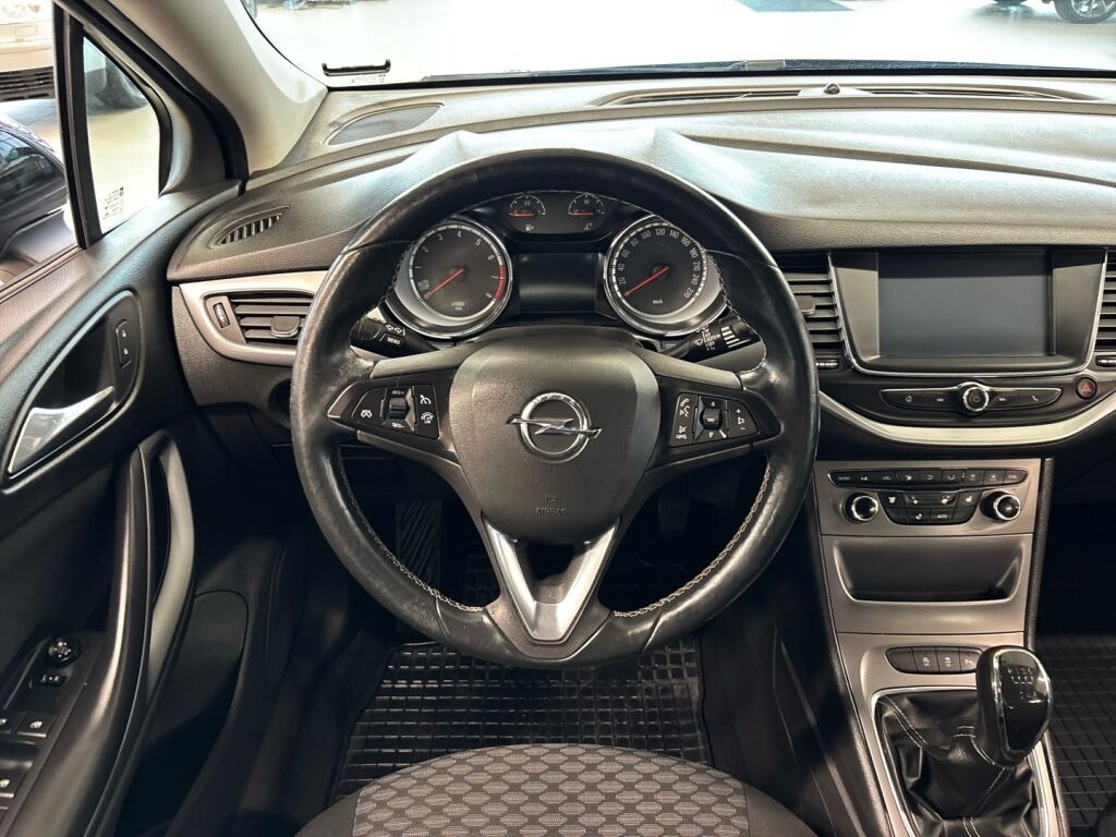 Opel Astra 2016 Musta