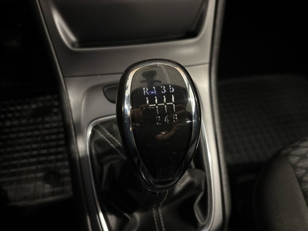 Opel Astra 2016 Musta