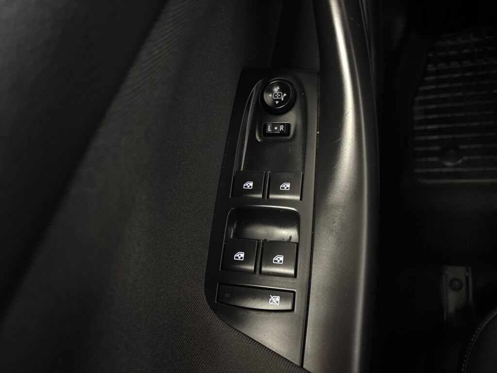 Opel Astra 2016 Musta