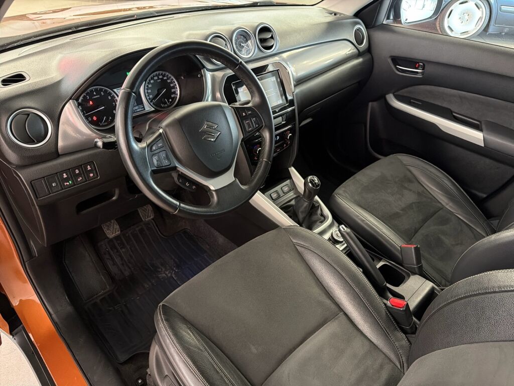 Suzuki Vitara 2016 Oranssi