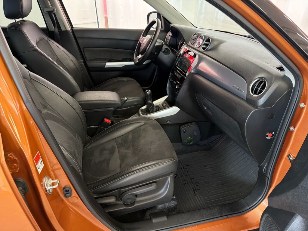 Suzuki Vitara 2016 Oranssi