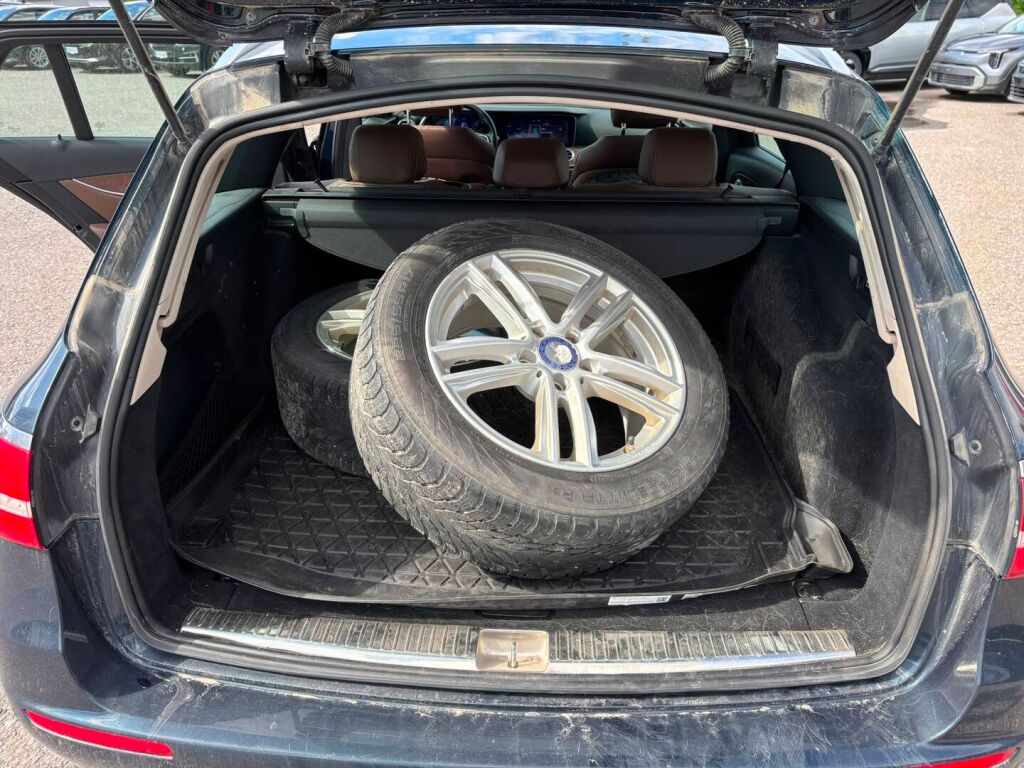 Mercedes-Benz E 2016 Vihreä