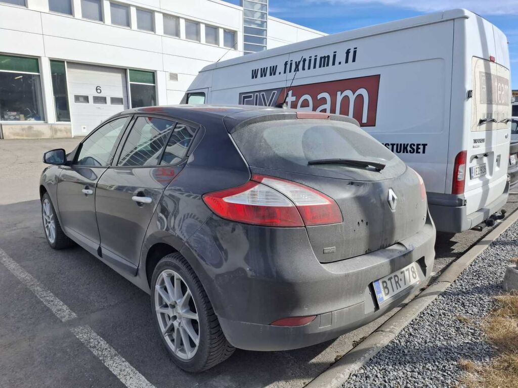 Renault Megane 2010 Musta