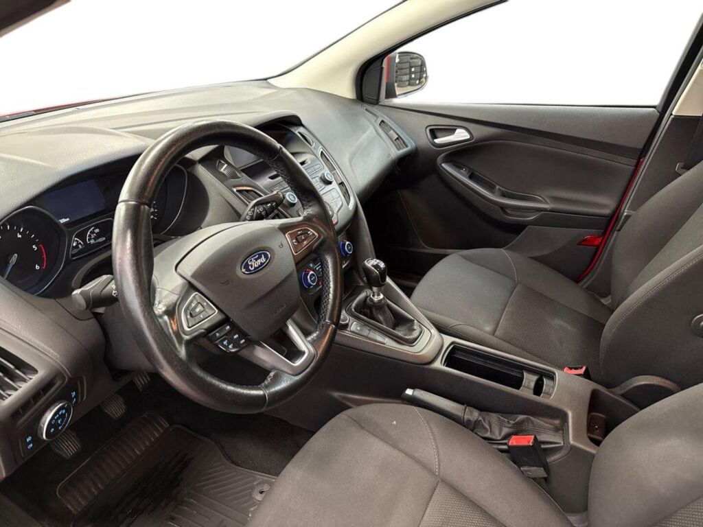 Ford Focus 2017 Punainen