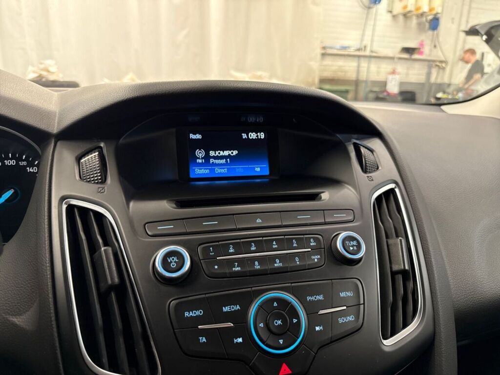 Ford Focus 2017 Punainen