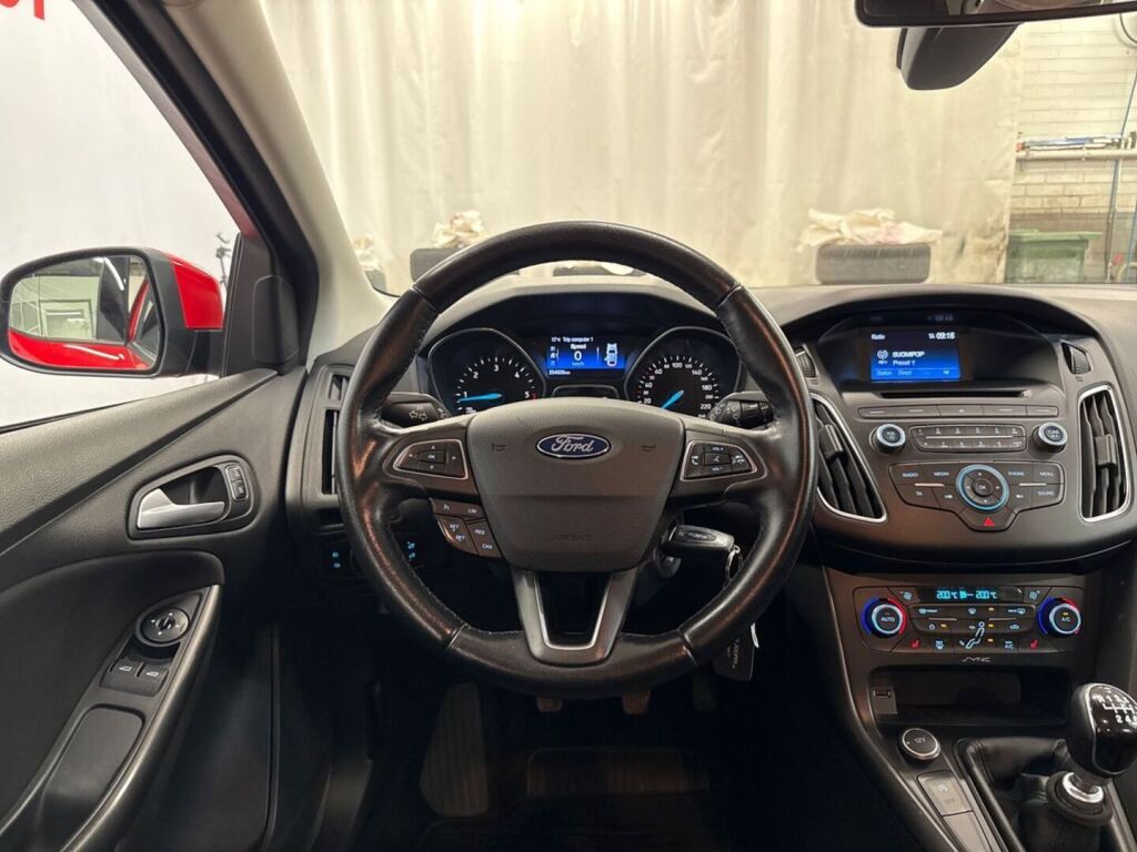 Ford Focus 2017 Punainen