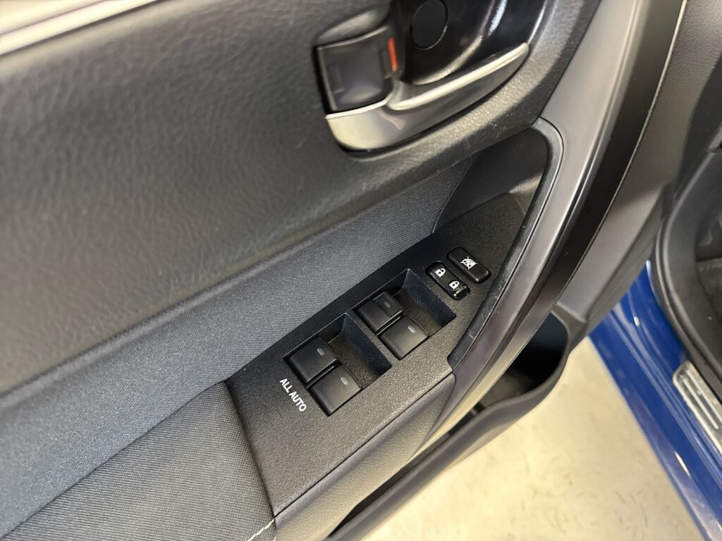 Toyota Corolla 2017 Sininen