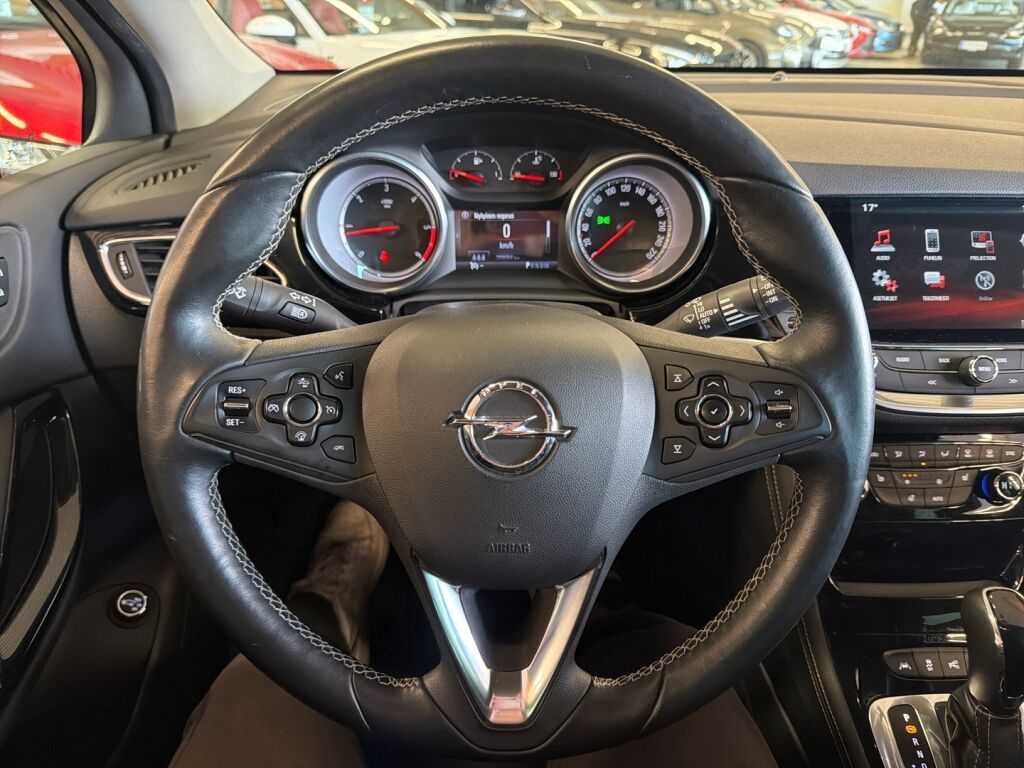 Opel Astra 2017 Punainen
