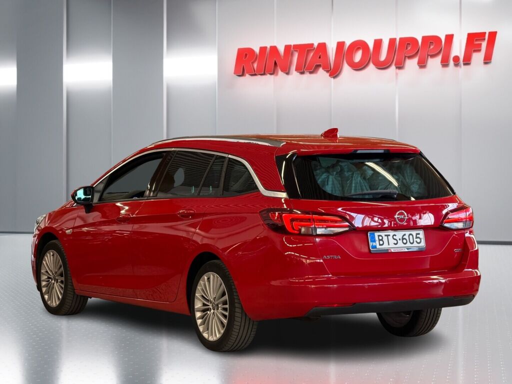 Opel Astra 2017 Punainen