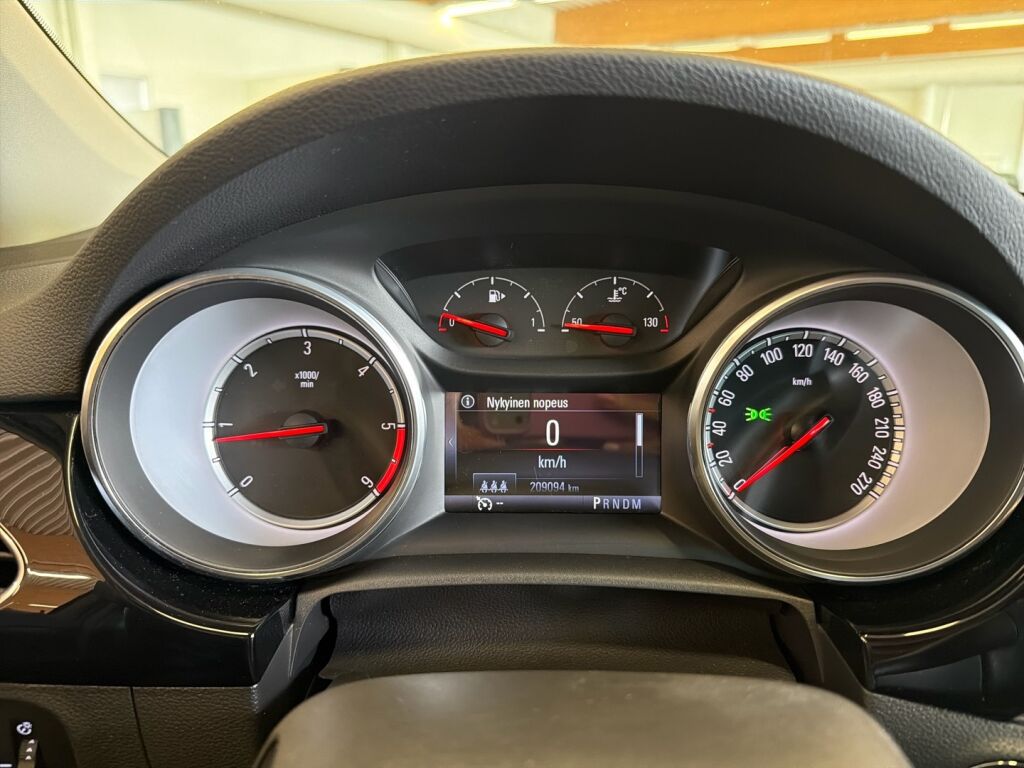 Opel Astra 2017 Punainen