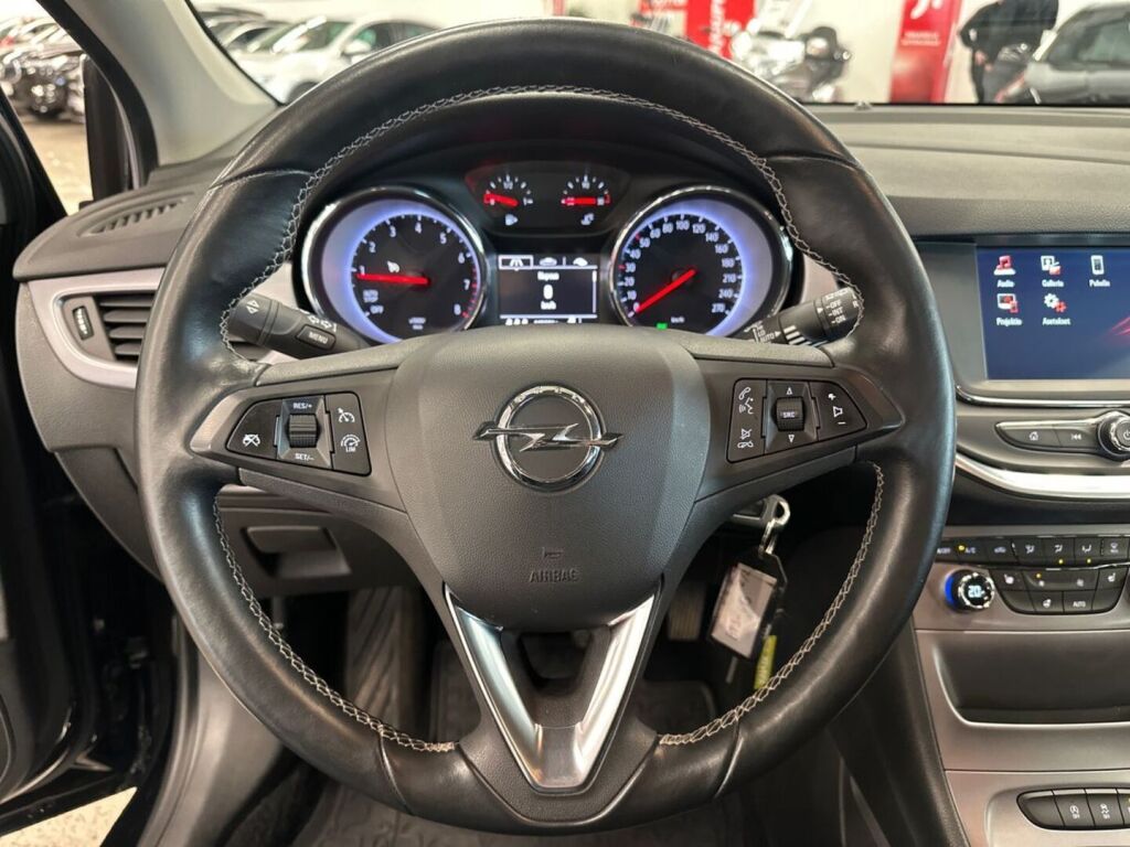Opel Astra 2017 Musta