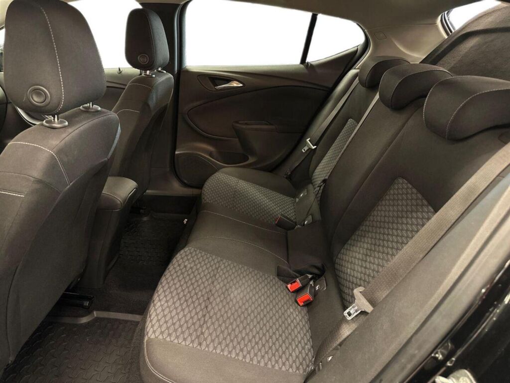 Opel Astra 2017 Musta