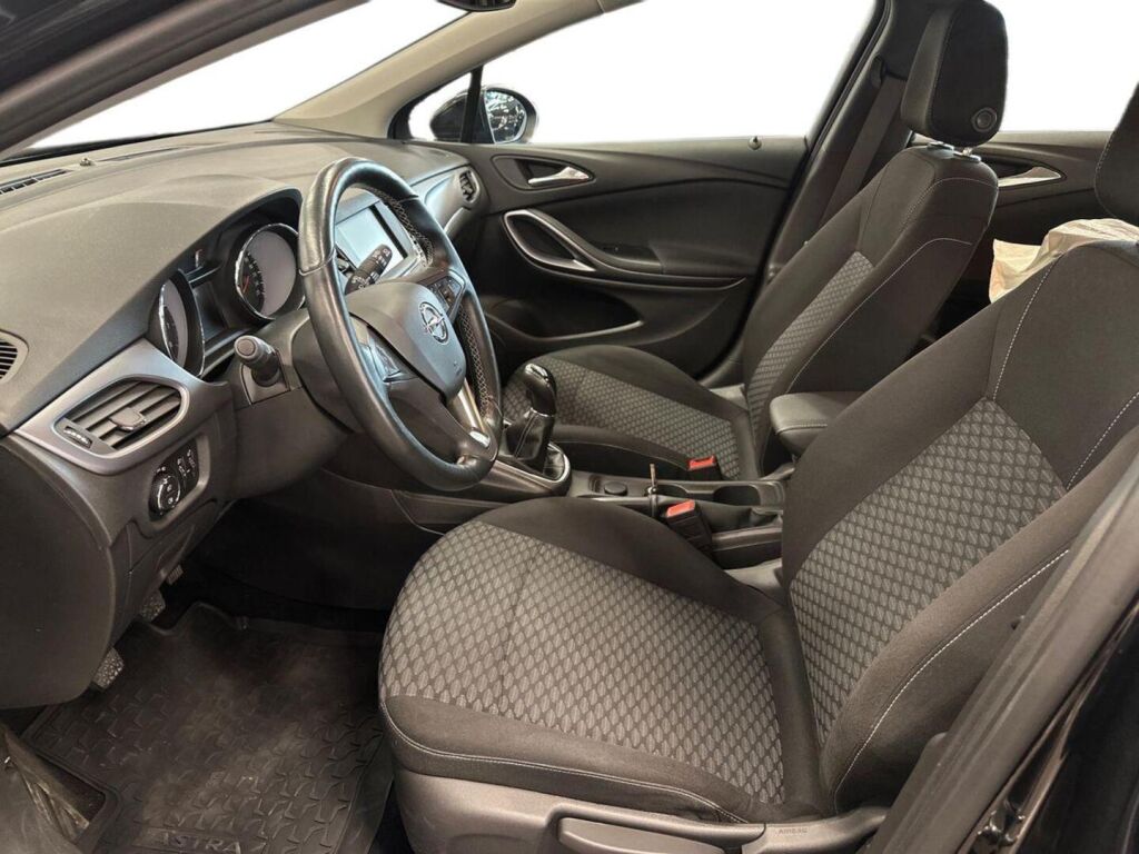 Opel Astra 2017 Musta