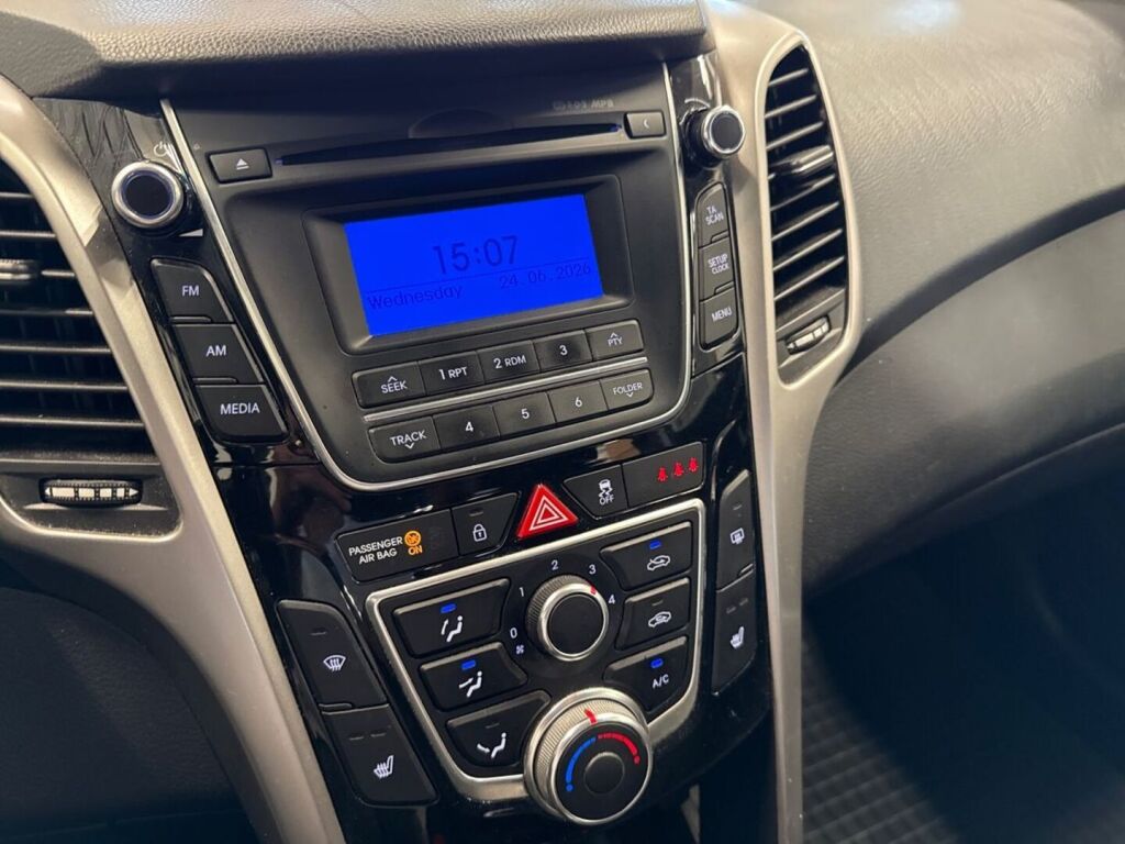 Hyundai i30 5d 2016 Valkoinen