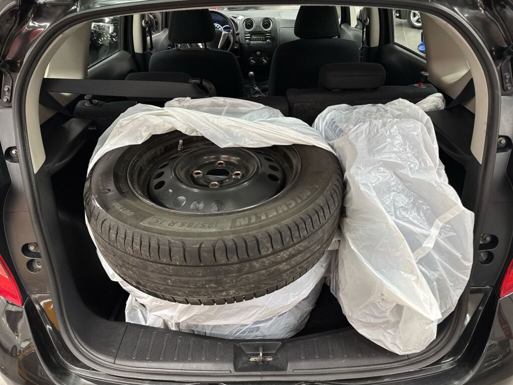 Nissan Note 2017 Musta