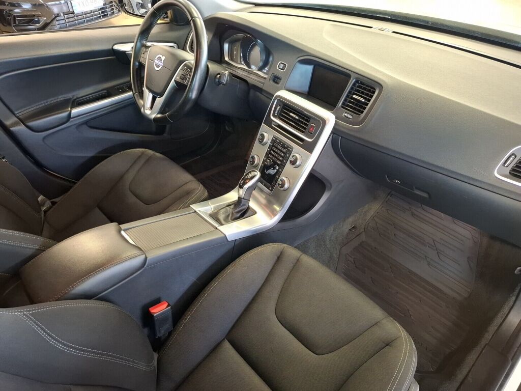 Volvo S60 Cross Country 2016 Valkoinen