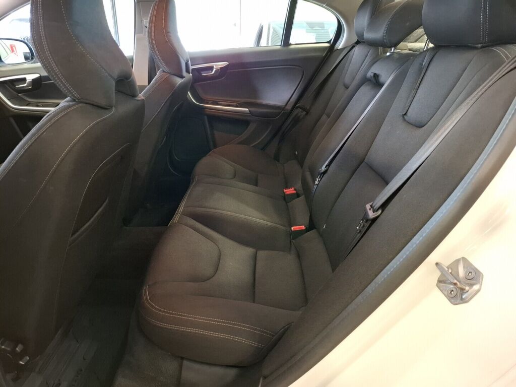 Volvo S60 Cross Country 2016 Valkoinen